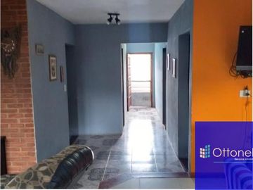 Casa en venta de 2 dormitorios c/ cochera en Berazategui Oeste