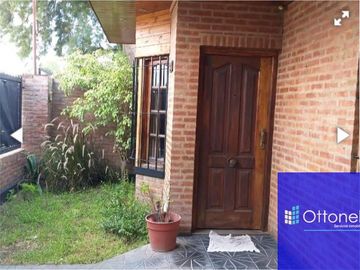 Casa en venta de 2 dormitorios c/ cochera en Berazategui Oeste