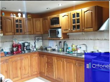 Casa en venta de 2 dormitorios c/ cochera en Berazategui Oeste