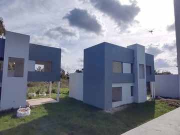 Dúplex en venta de 2 dormitorios en Villa Elisa