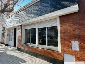 Casa en venta de 3 dormitorios c/ cochera en Centro