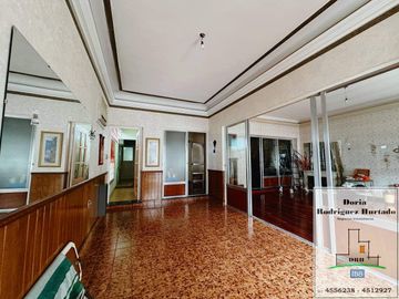 Casa en venta de 3 dormitorios c/ cochera en Centro