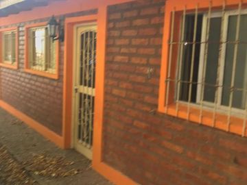 Casa en venta de 2 dormitorios c/ cochera en Villa El Chocón
