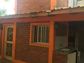 Casa en venta de 2 dormitorios c/ cochera en Villa El Chocón