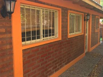 Casa en venta de 2 dormitorios c/ cochera en Villa El Chocón
