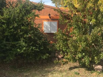 Casa en venta de 2 dormitorios c/ cochera en Villa El Chocón