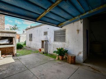 CASA VENTA LA PLATA APTO BANCO PATIO COCHERA