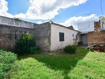CASA VENTA LA PLATA APTO BANCO PATIO COCHERA
