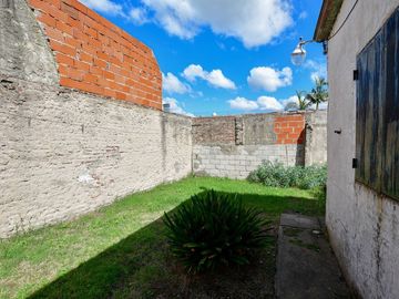 CASA VENTA LA PLATA APTO BANCO PATIO COCHERA