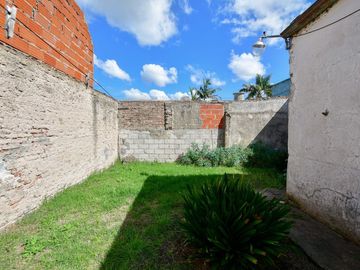 CASA VENTA LA PLATA APTO BANCO PATIO COCHERA