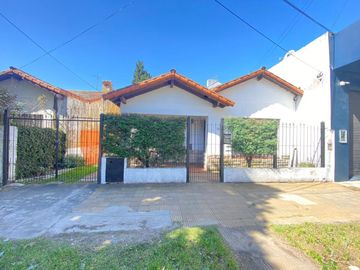 VENTA CASA 4 AMBIENTES -  APTA CREDITO SAN MIGUEL