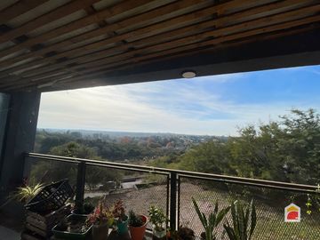 APPTO BANCOR! Casa en venta de 3 dormitorios c/ cochera en Villa Allende