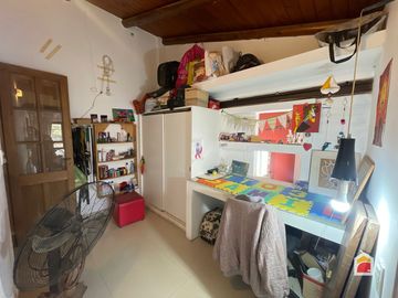 APPTO BANCOR! Casa en venta de 3 dormitorios c/ cochera en Villa Allende