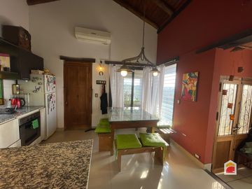 APPTO BANCOR! Casa en venta de 3 dormitorios c/ cochera en Villa Allende