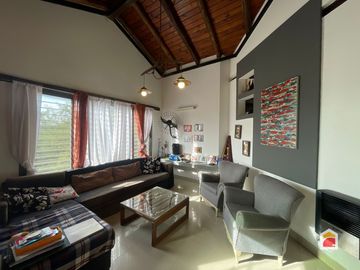 APPTO BANCOR! Casa en venta de 3 dormitorios c/ cochera en Villa Allende