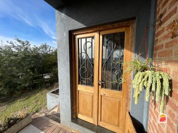 APPTO BANCOR! Casa en venta de 3 dormitorios c/ cochera en Villa Allende