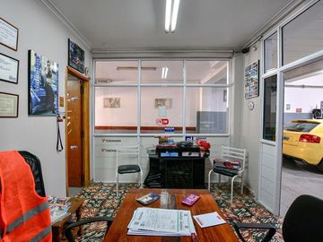 GALPÓN Y CASA EN VENTA LA PLATA 3 DORMITORIOS