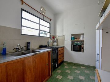 GALPÓN Y CASA EN VENTA LA PLATA 3 DORMITORIOS