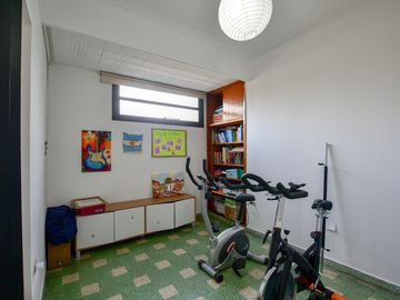 GALPÓN Y CASA EN VENTA LA PLATA 3 DORMITORIOS