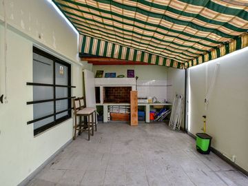 GALPÓN Y CASA EN VENTA LA PLATA 3 DORMITORIOS