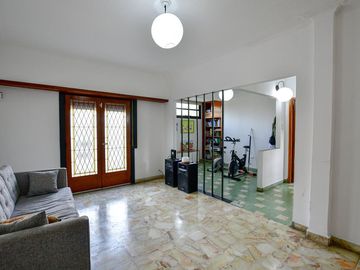 GALPÓN Y CASA EN VENTA LA PLATA 3 DORMITORIOS