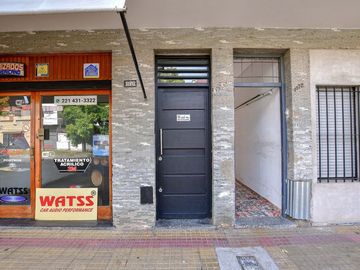 GALPÓN Y CASA EN VENTA LA PLATA 3 DORMITORIOS