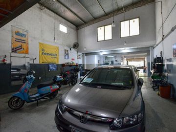 GALPÓN Y CASA EN VENTA LA PLATA 3 DORMITORIOS