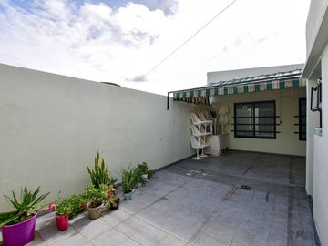 GALPÓN Y CASA EN VENTA LA PLATA 3 DORMITORIOS