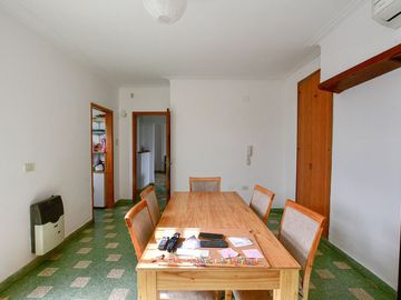 GALPÓN Y CASA EN VENTA LA PLATA 3 DORMITORIOS