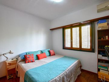 GALPÓN Y CASA EN VENTA LA PLATA 3 DORMITORIOS