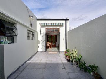 GALPÓN Y CASA EN VENTA LA PLATA 3 DORMITORIOS