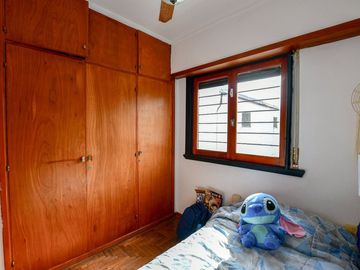 GALPÓN Y CASA EN VENTA LA PLATA 3 DORMITORIOS