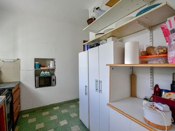 GALPÓN Y CASA EN VENTA LA PLATA 3 DORMITORIOS