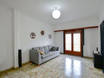 GALPÓN Y CASA EN VENTA LA PLATA 3 DORMITORIOS