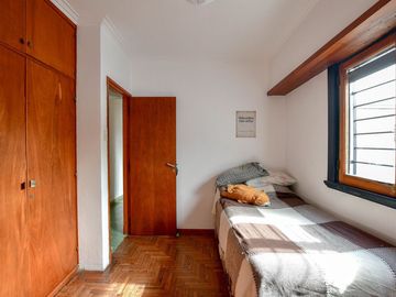 GALPÓN Y CASA EN VENTA LA PLATA 3 DORMITORIOS