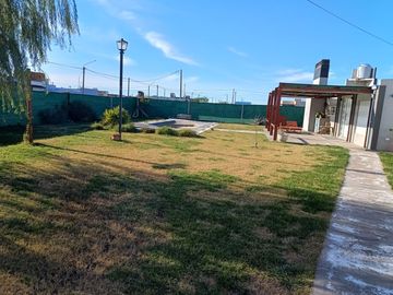 Casa quinta en venta de 456m2 ubicado en Las Cañitas II