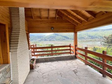 Chalet en venta de 3 dormitorios c/ cochera en San Martin de los Andes