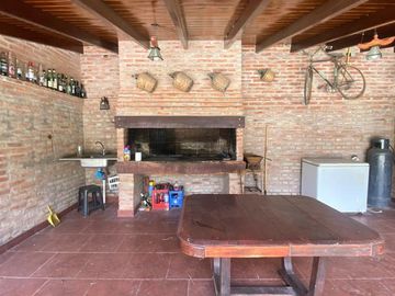 VENTA CASA FIN DE SEMANA FUNES - QUINCHO - PILETA