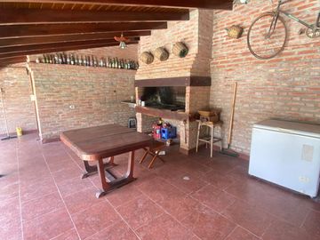 VENTA CASA FIN DE SEMANA FUNES - QUINCHO - PILETA