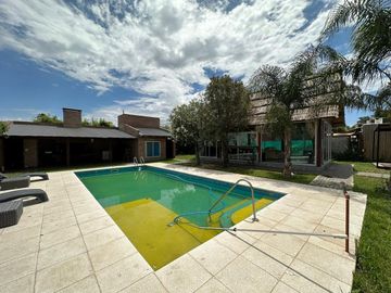 VENTA CASA FIN DE SEMANA FUNES - QUINCHO - PILETA