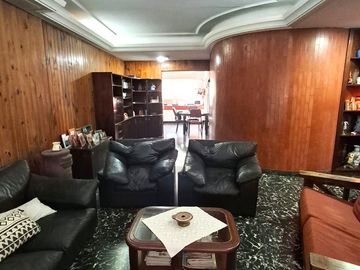 OPORTUNIDAD:CASA+QUINCHO+PILETA+2 COCHERAS