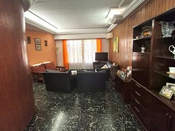 OPORTUNIDAD:CASA+QUINCHO+PILETA+2 COCHERAS