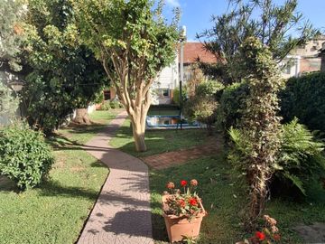 OPORTUNIDAD:CASA+QUINCHO+PILETA+2 COCHERAS