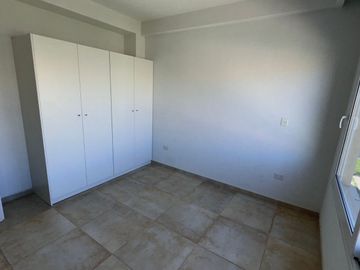 Casa en alquiler de 3 dormitorios c/ cochera en bella vista