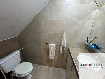 Dúplex en venta de 3 dormitorios c/ cochera en City Bell
