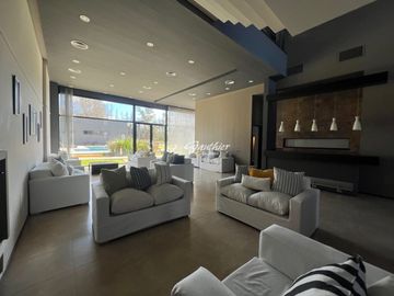 Depto VENTA CARPINCHOS de OTAMENDI EMPRENDIMIENTO SUPERIOR residencial