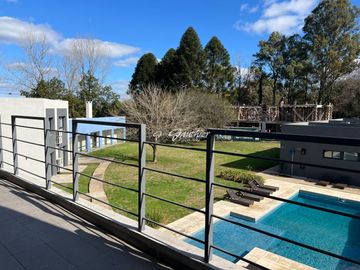 Depto VENTA CARPINCHOS de OTAMENDI EMPRENDIMIENTO SUPERIOR residencial