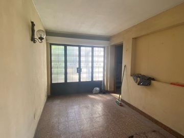 CASA CON QUINCHO Y FONDO LIBRE , COCHERA