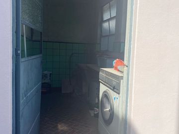 CASA CON QUINCHO Y FONDO LIBRE , COCHERA