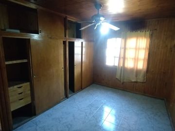 Chalet en venta de 3 dormitorios c/ cochera en Jesús Nazareno
